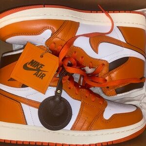 Nike Air Jordan 1 Retro High OG "Starfish" sneakers